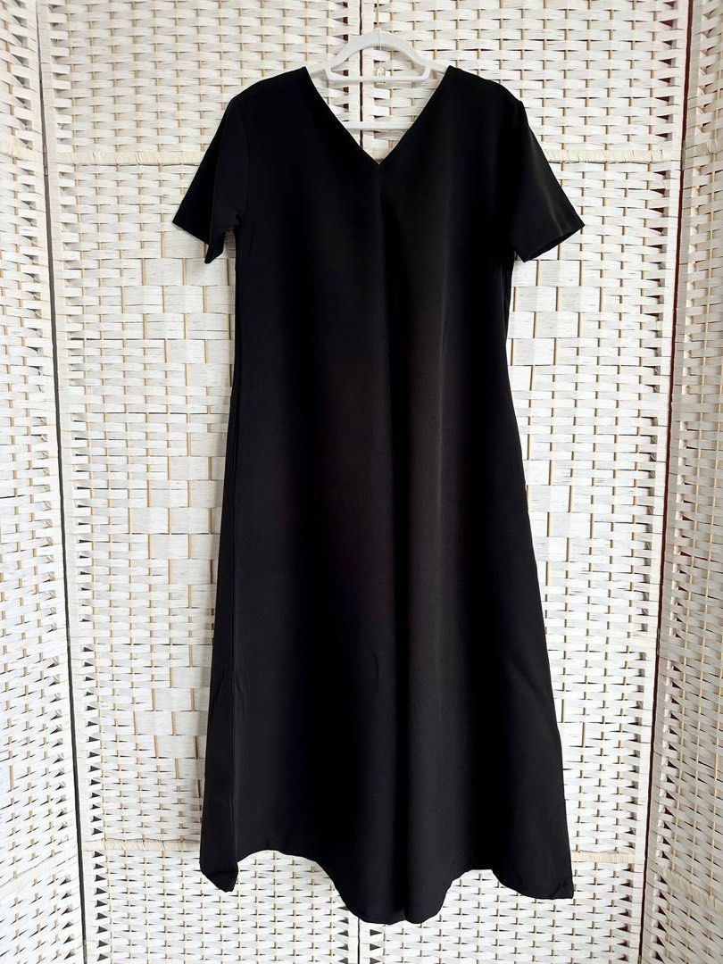 Black Jumpsuit (Category: Jumpsuits) located in Singapore. Submitted by nurdeela (Listing ID 1237644321, Image 1). Description: Selling off Black Jumpsuit (Up to XXL) $25.