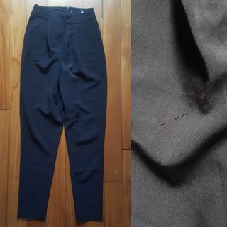 Black Peg Pants // Celana Panjang Wanita