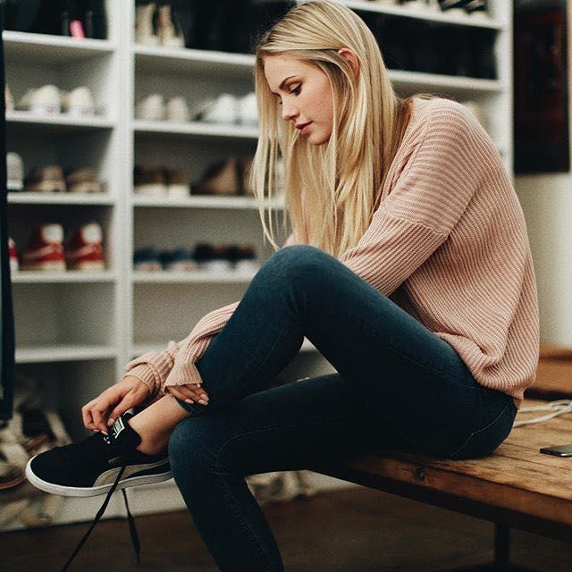 Brandy melville store ollie sweater