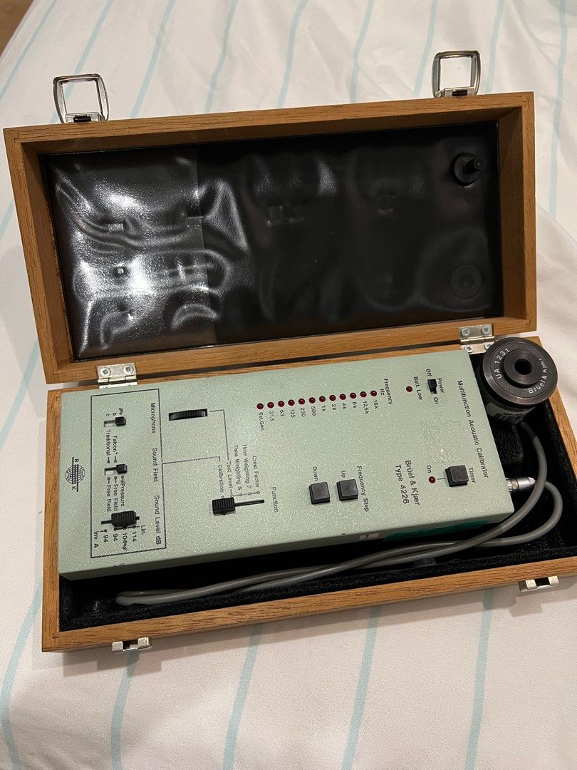 Bruel & Kjaer type 4226 Multifunction Acoustic Calibrator, Computers