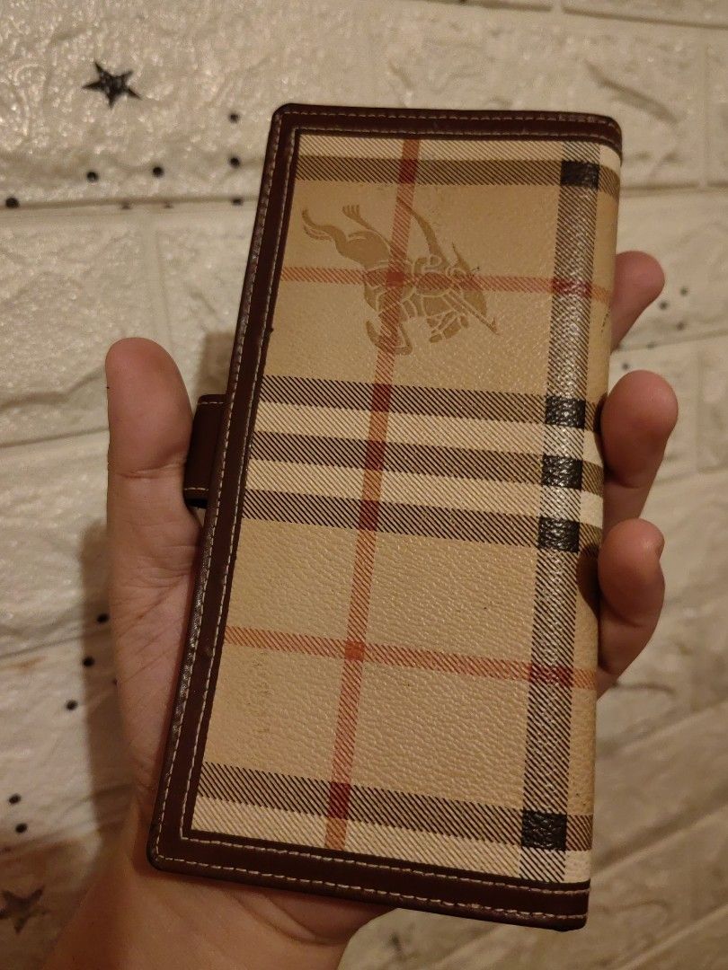 Burberry vintage wallet on Carousell