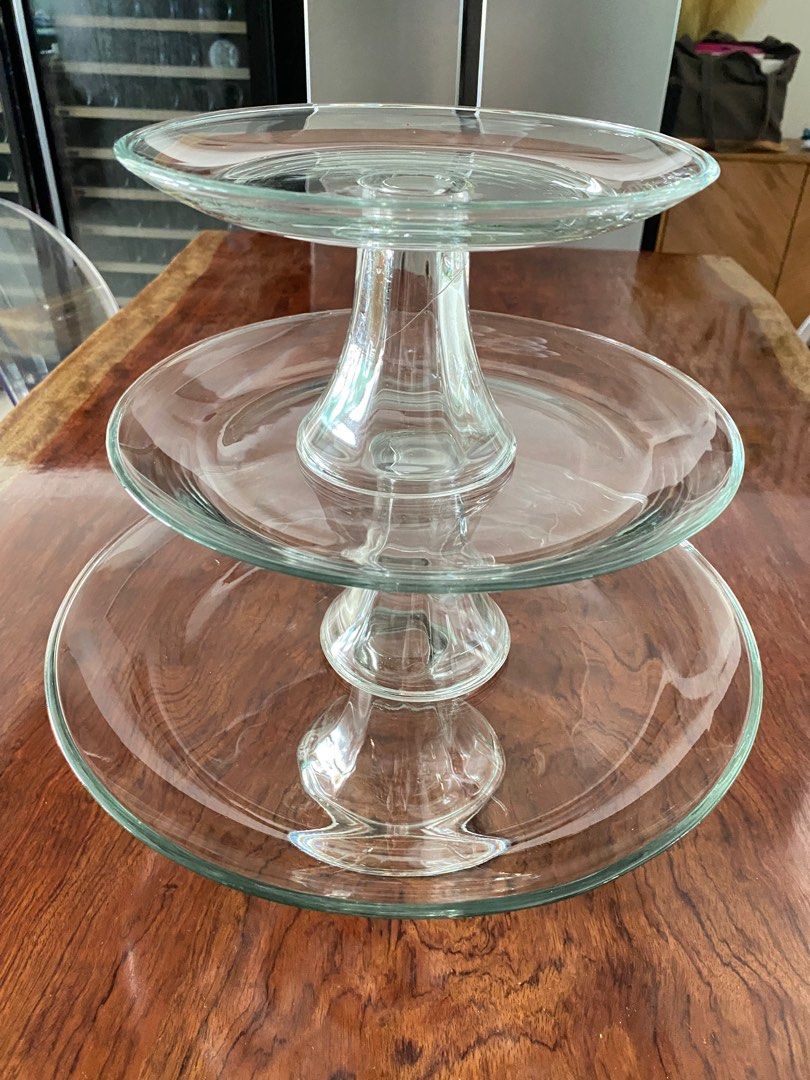 Amazon.com | Anchor Hocking Presence Footed Cake Set with Dome (2 piece,  all glass, dishwasher safe) , Color - Clear/Presence: Cake Stand: Serving  Trays