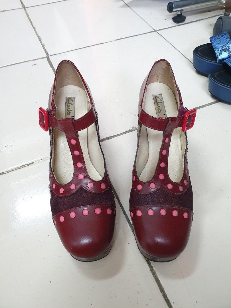 clarks red heels