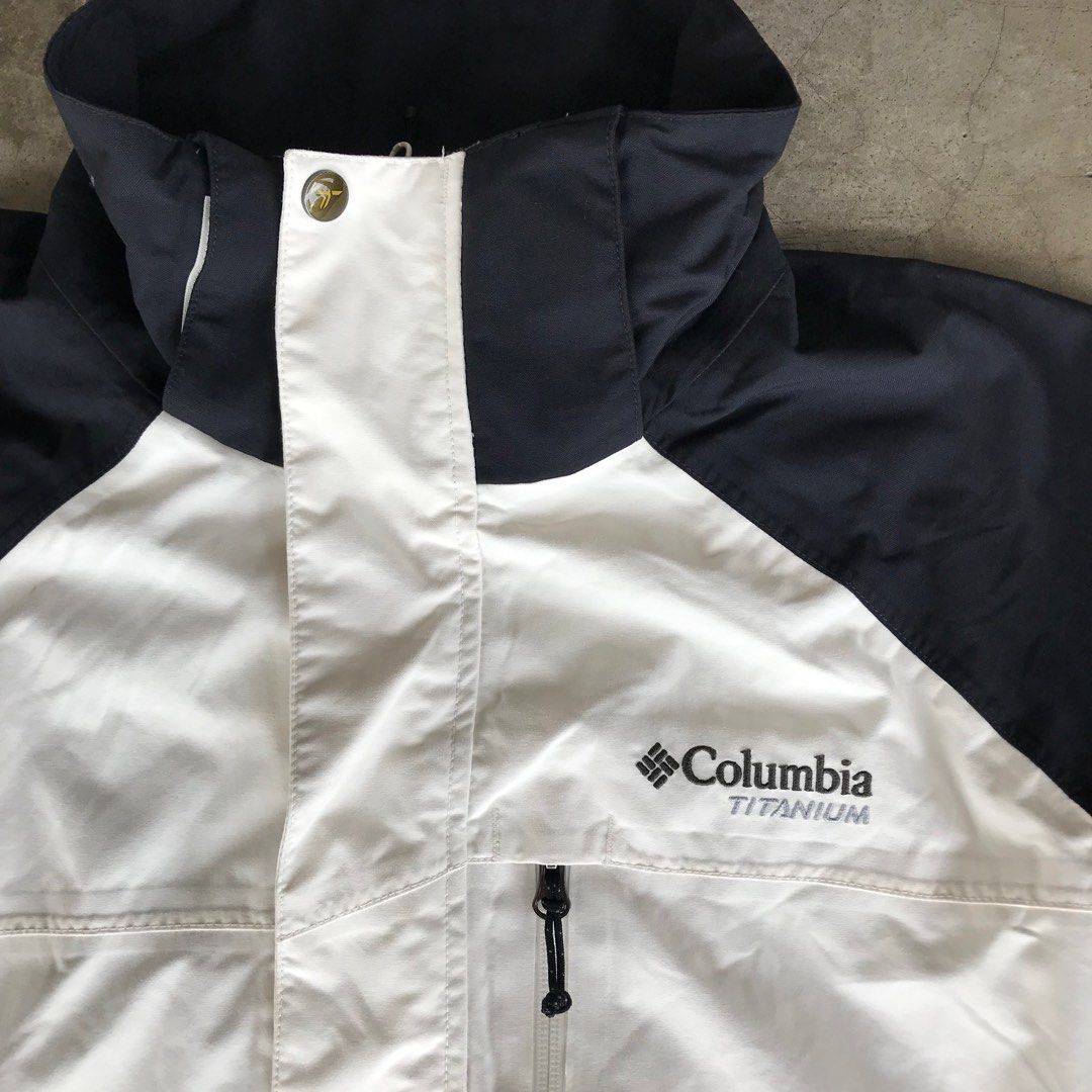 Columbia titanium, Men's Fashion, Coats, Jackets and Outerwear on