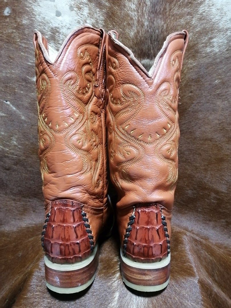 COWBOY/WESTERN BOOTS FOR SALE, Men's Fashion, Footwear, Boots on Carousell