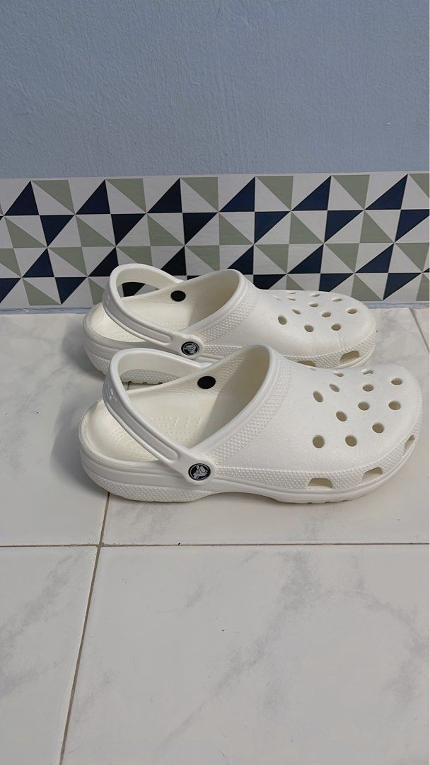 Crocs, Men's Fashion, Footwear, Flipflops and Slides on Carousell