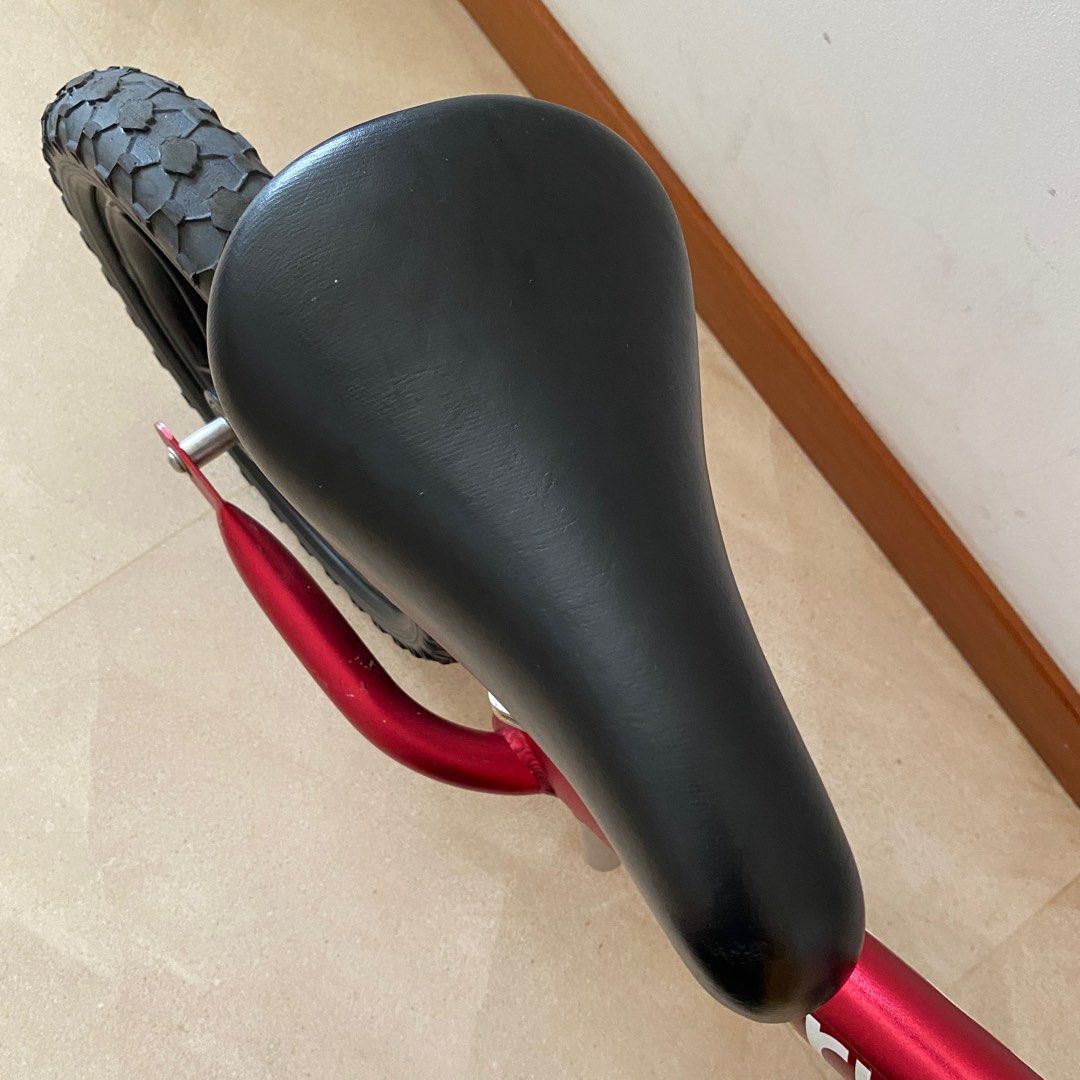 Cruzee Balance Bike (long seat post), Sports Equipment, Bicycles