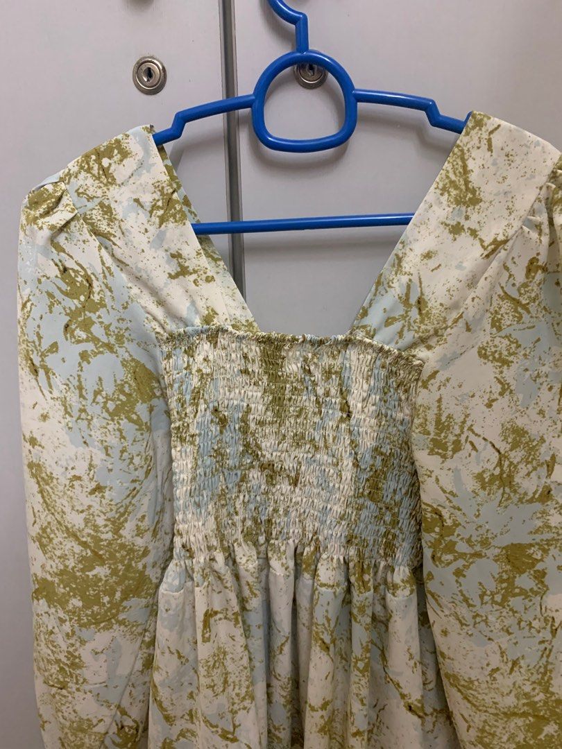 Cute blouse (Category: Blouses) located in Kuala Lumpur. Submitted by naddyprloved (Listing ID 1237677030, Image 2). Description: Size s .