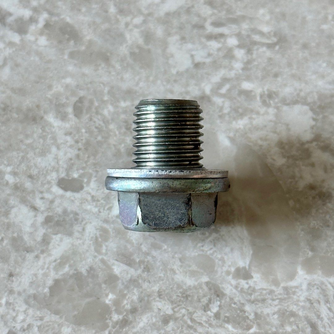 EK4 Drain Plug Bolt 14mm (Engine Oil), Car Accessories, Accessories on