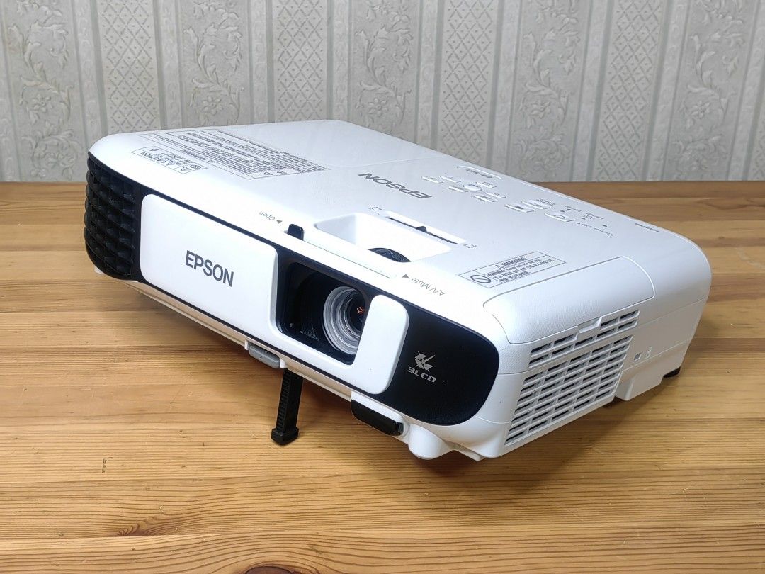 Epson EB-S41 SVGA 3LCD Projector 3300 Lumens, TV & Home Appliances