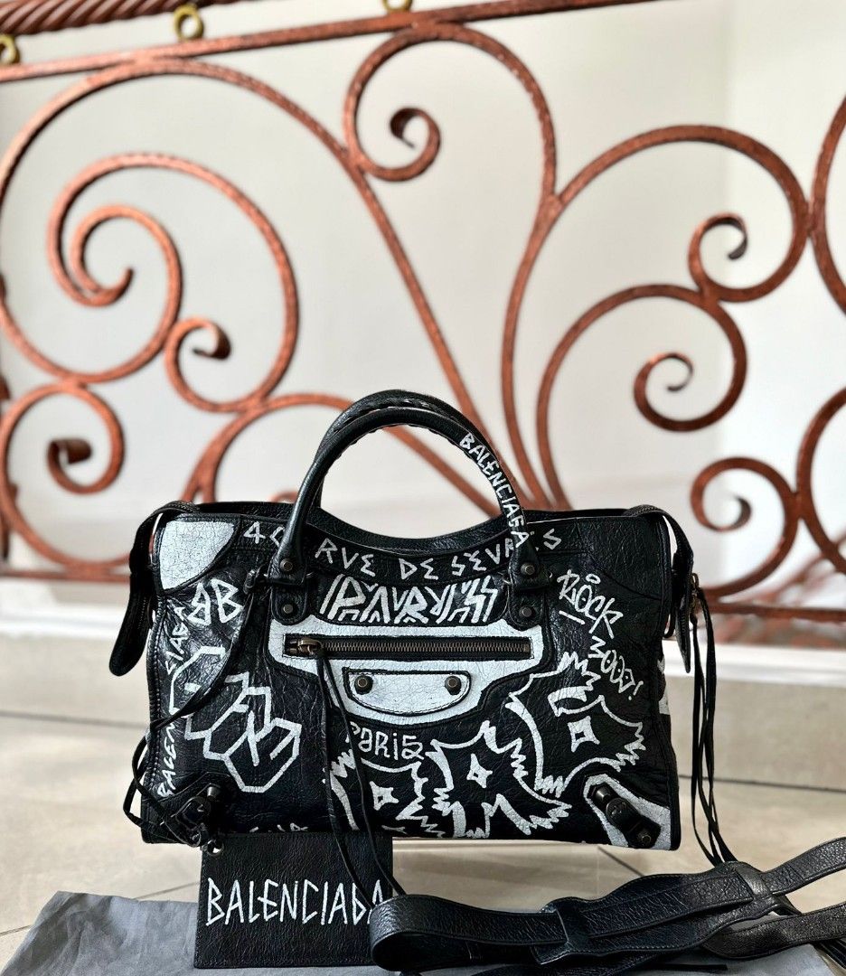 Drop Sale Reprice VGC Balenciaga Reg Graffiti Black 2018 With strap card mirror and dustbag Nett Exclude ongkir