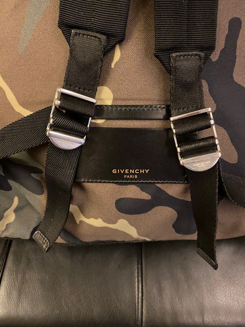 Givenchy backpack 迷彩背包 #好新淨 （分類：手袋及銀包）位於 Hong Kong。 由 ourcollections 提交（商品編號 1237676385，圖片 3）。簡介： 。