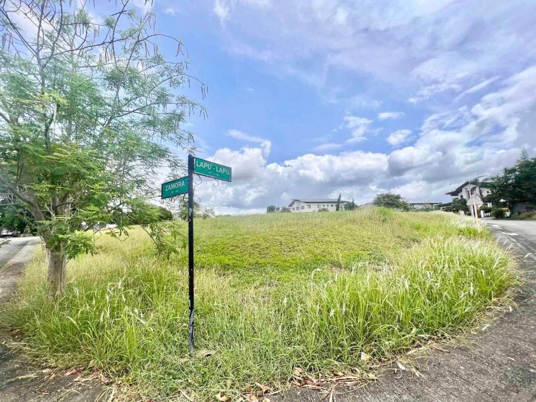 Good deal! AYALA SOUTHVALE PRIMERA VILLAGE Adjacent Lot Inner Lot and