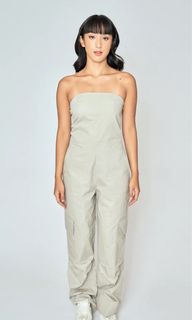 (Category: ) located in . Submitted by aft.closet (Listing ID 1237693615, Image 1). Description: .