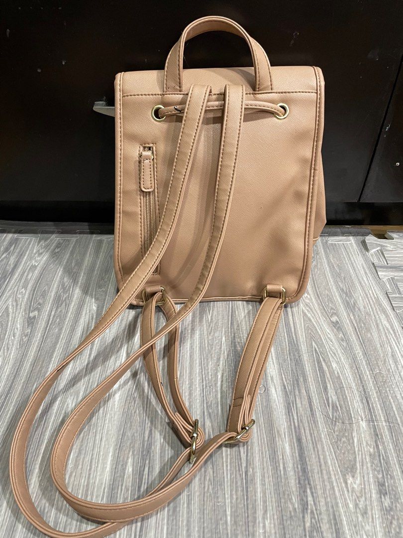 Grove Mini Backpack (from Japan) (Category: Backpacks) located in Manila. Submitted by live.hellokeffir (Listing ID 1237678300, Image 3). Description: Has minor flaws.