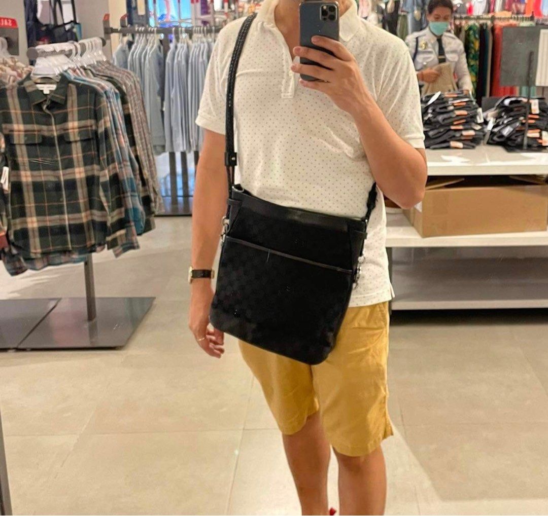 GUCCI SLING BAG, Men's Fashion, Bags, Sling Bags on Carousell