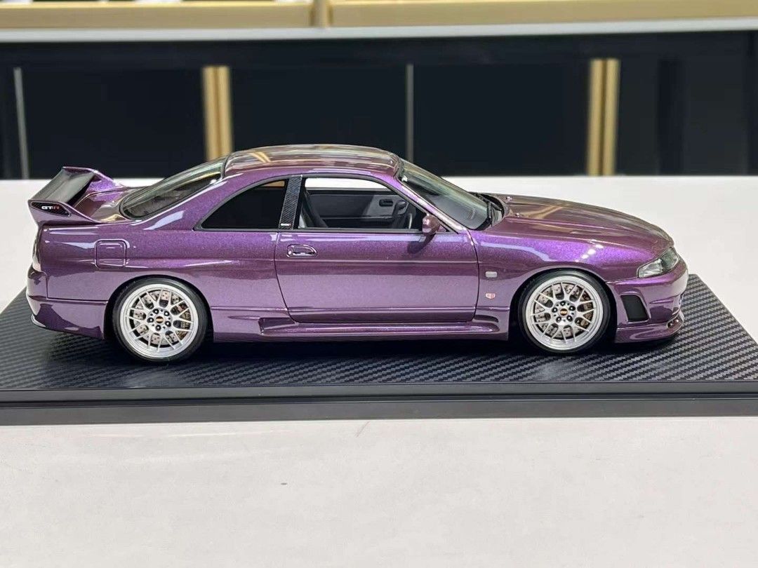 Ignition Model IG2779 1:18 Nissan Skyline GT-R (BCNR33) Midnight