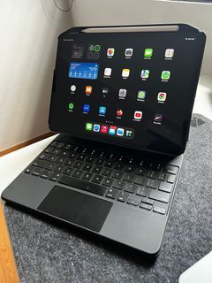 Ipad pro M1 11” 256g wifi only + magic keyboard + apple pencil gen2