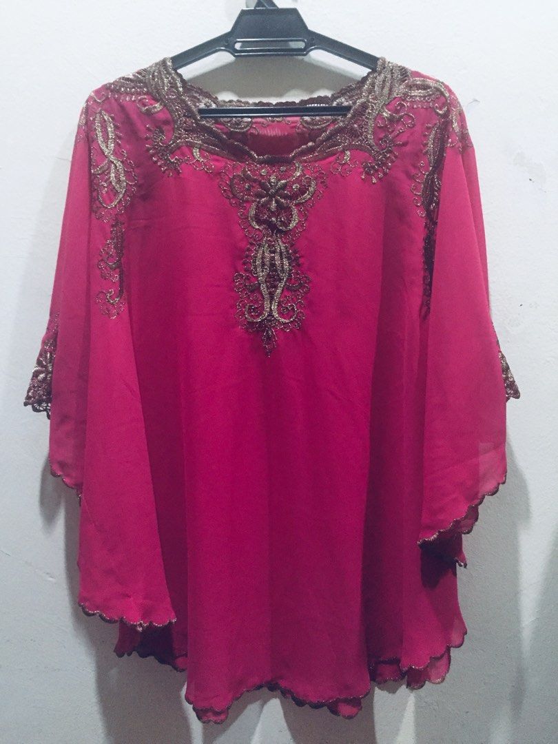 Kaftan (top) (Category: Tops) located in Seremban. Submitted by aniessss (Listing ID 1237685011, Image 1). Description: .