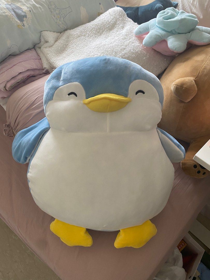 Miniso large store penguin