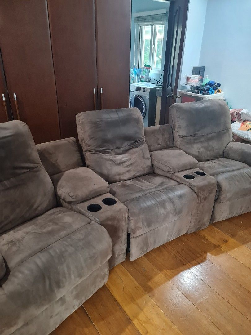 Lazyboy couch 3 seater on Carousell