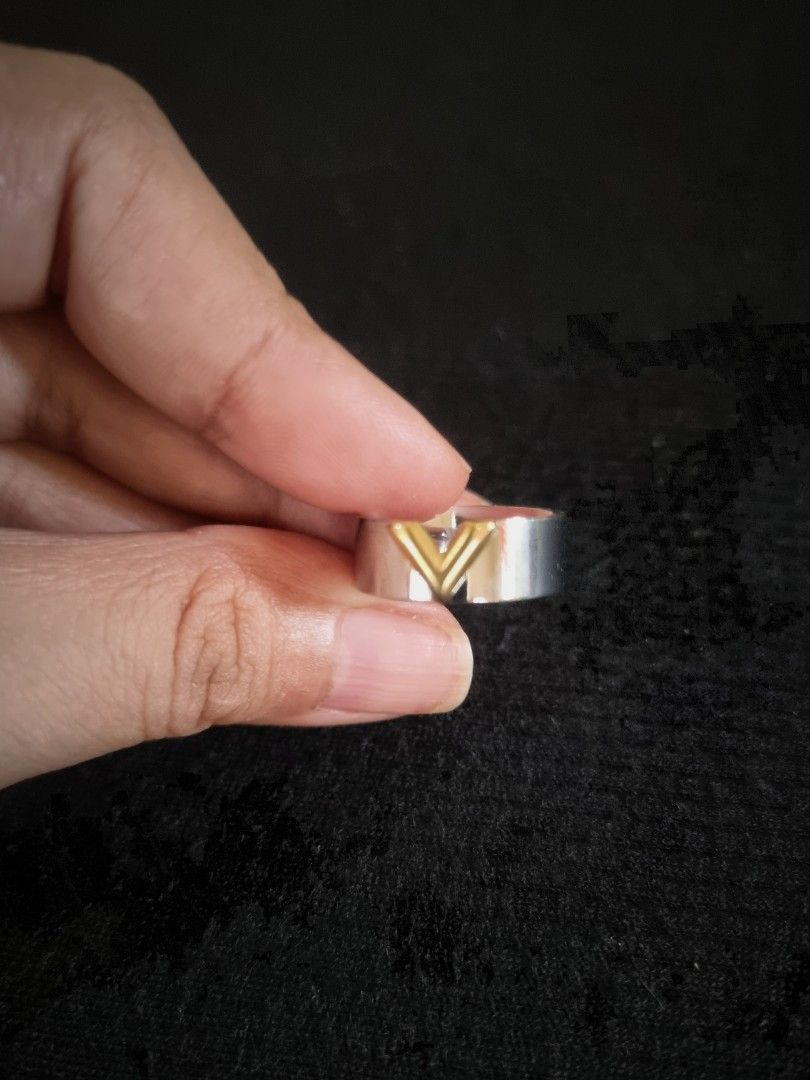 LOUIS VUITTON Two-tone Ring, Women's Fashion, Jewelry & Organizers, Rings  on Carousell