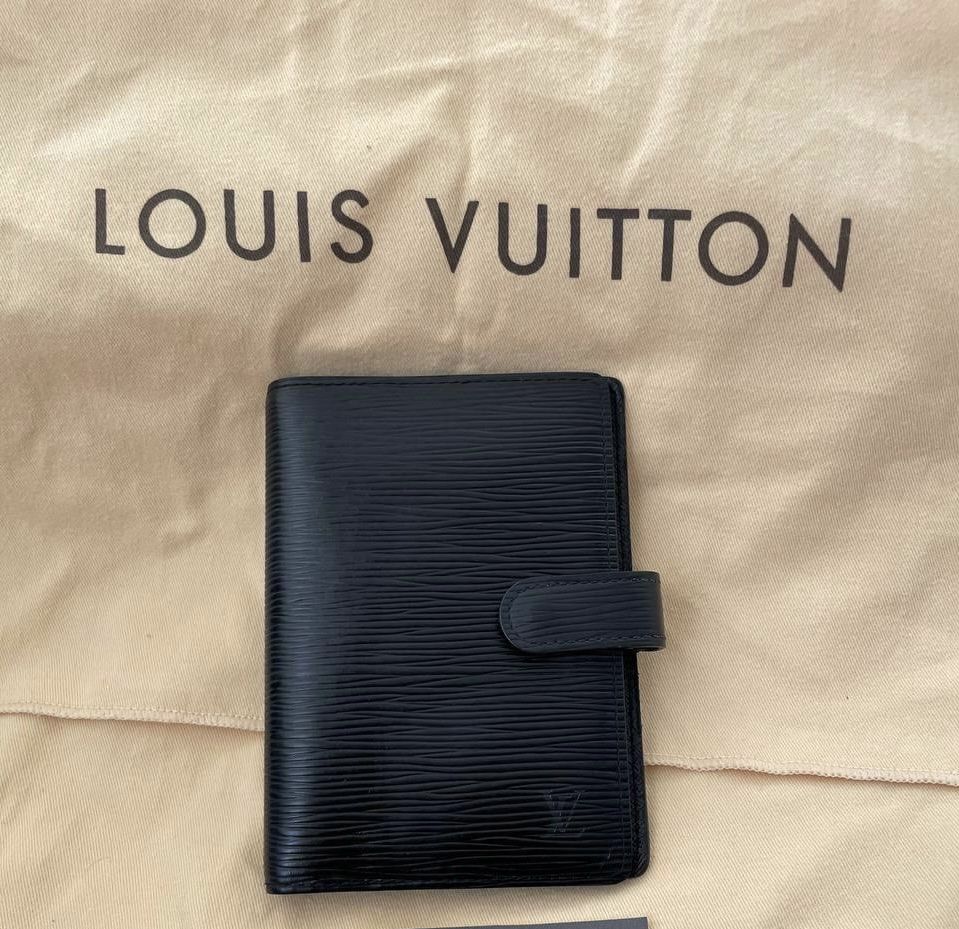 Set Up! Wallet, Passport Holder, Louis Vuitton Agenda PM - Love