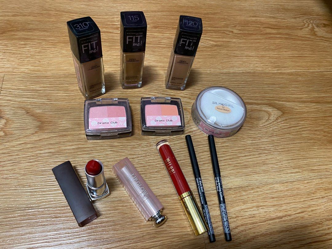 Makeup clearance (Category: Makeup) located in Singapore. Submitted by ssp_87 (Listing ID 1237657069, Image 1). Description: Make up items are bought for drama club performance and only used a few times but past shelf life. For people who want to use these as art materials or purposes other than make up on face. Self collection at Seng Kang, Hougang or Bishan only .