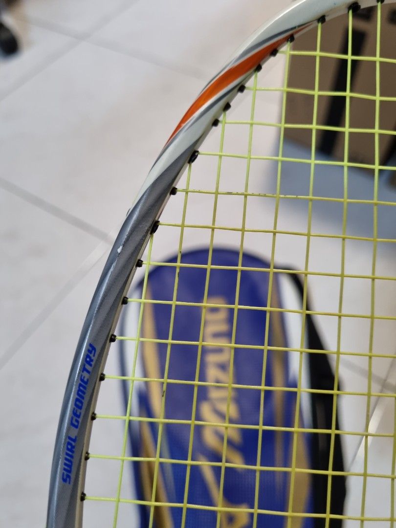 Mizuno altrax deals 83
