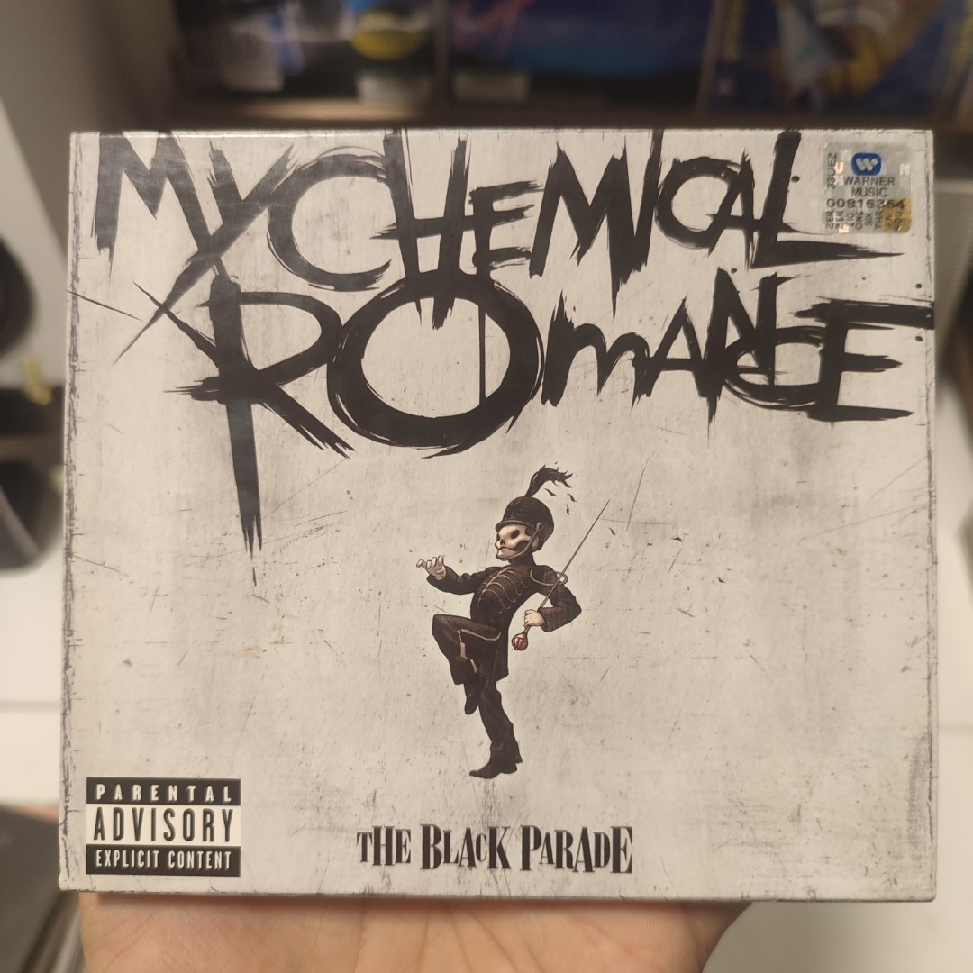 My Chemical Romance: Three Cheers for Sweet Revenge 12