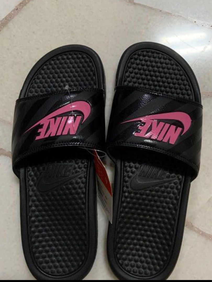 buy nike benassi slides