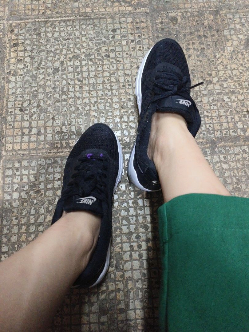 footaction womens nike