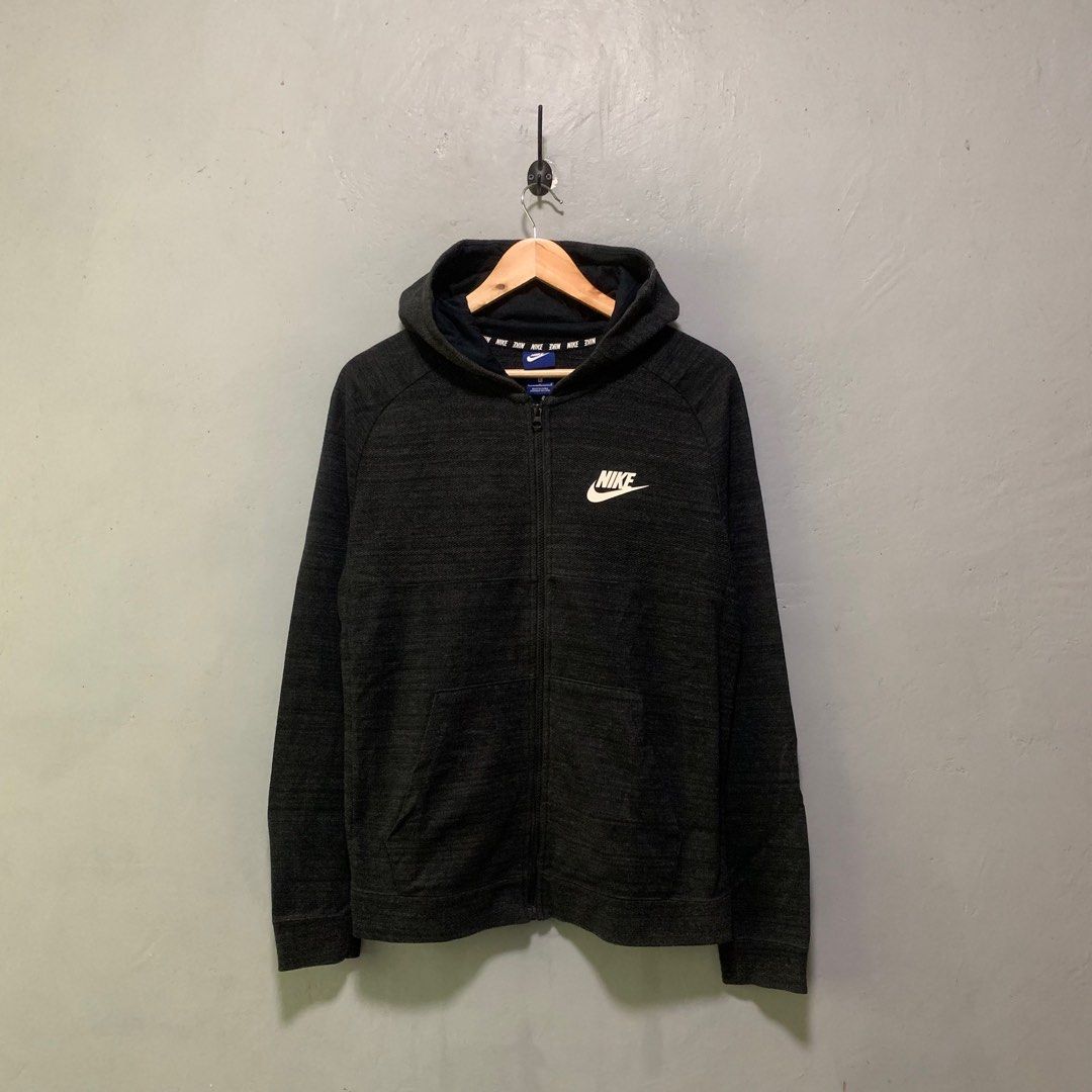 Nike Black Hoodie Jacket, Men's Fashion, Coats, Jackets and Outerwear on  Carousell