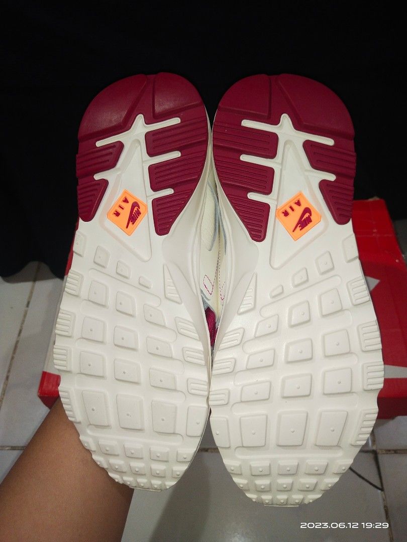 NIKE HUARACHE ULTRA Women s Fashion Footwear Sandals on Carousell