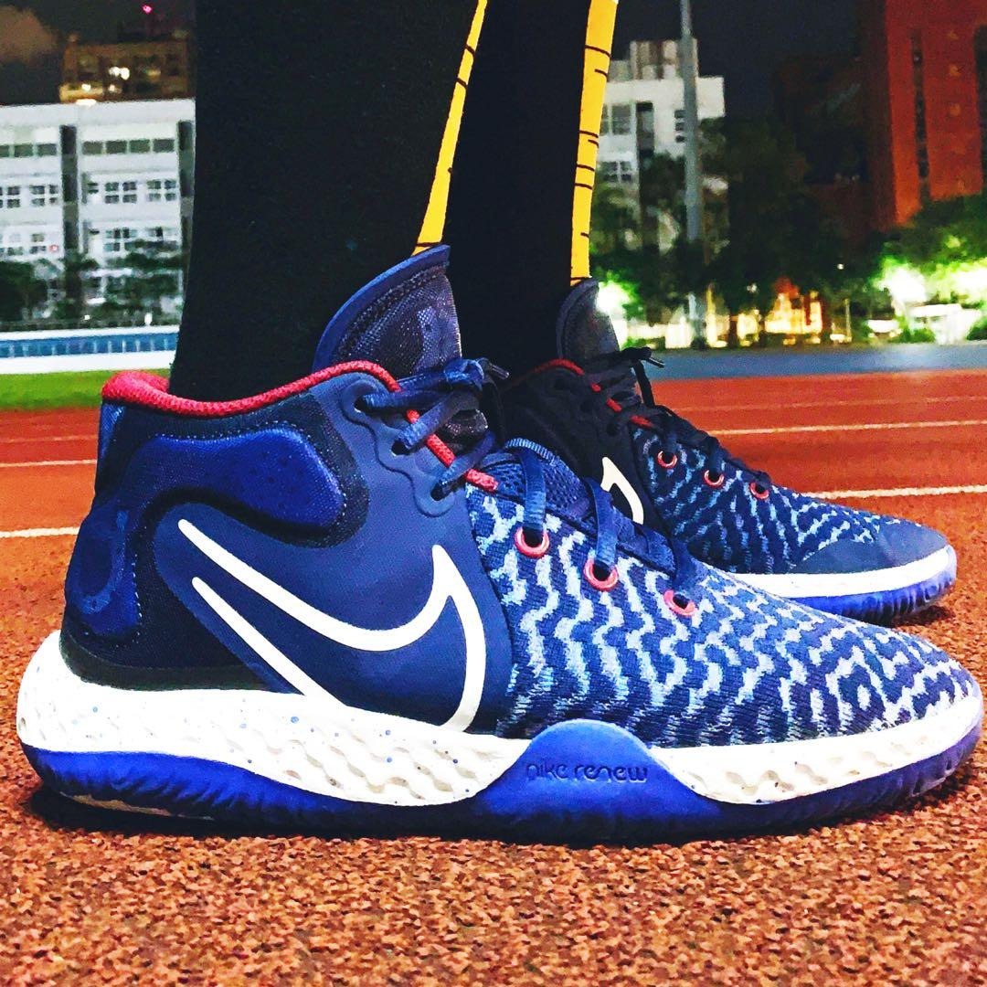 NIKE KD TREY 5 VIII XDR US8.5 26.5 CK2089 402 SNK M TP0 236 23 TP0 23