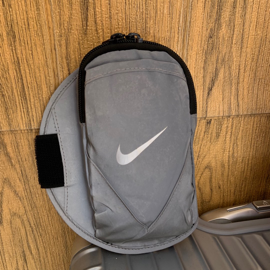 Nike original tas hp, Fesyen Pria, Tas & Dompet , Dompet di Carousell