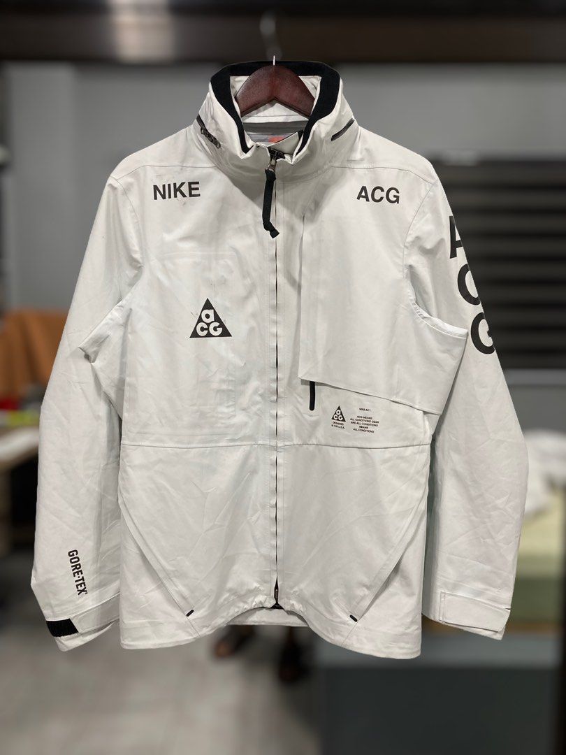 Onderdrukking Kameel bijtend NikeLab ACG 2 in 1 System Jacket Summit White, Men's Fashion, Coats,  Jackets and Outerwear on Carousell