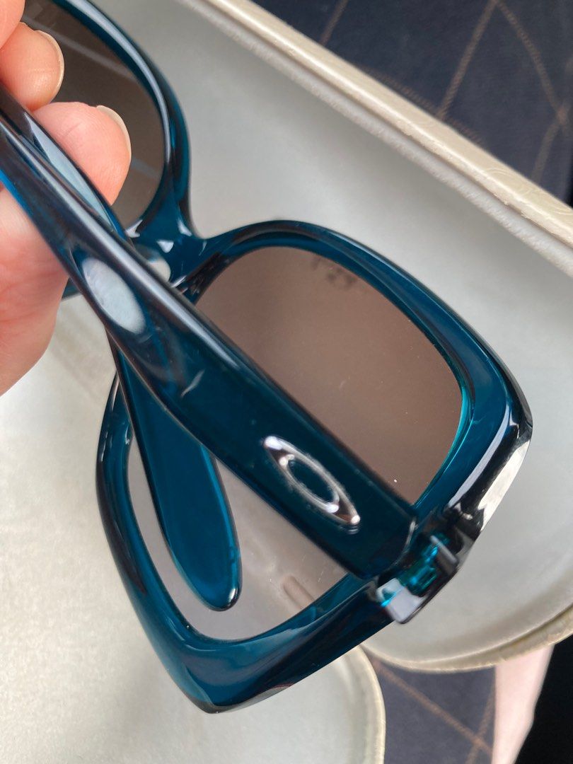 Oakley Beckon Women Sunglasses on Carousell