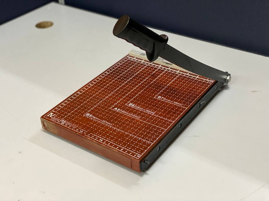 Paper cutter board papan pemotong 4a hobbies toys stationery