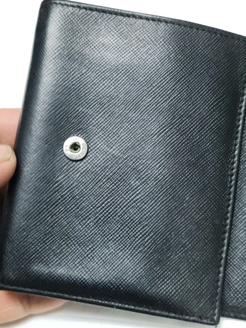 Prada authentic wallete （分類：銀包、卡片套）位於 Hong Kong。 由 alex66_ 提交（商品編號 1237681223，圖片 6）。簡介： 。
