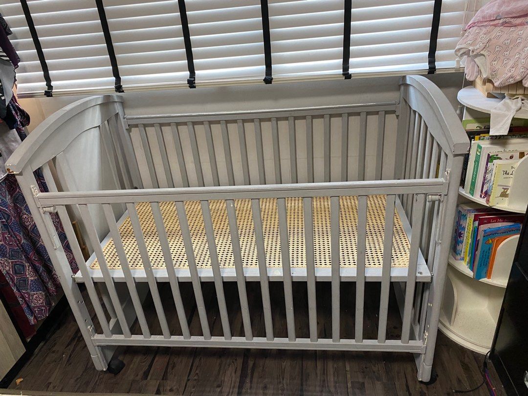 Preloved on sale baby cot