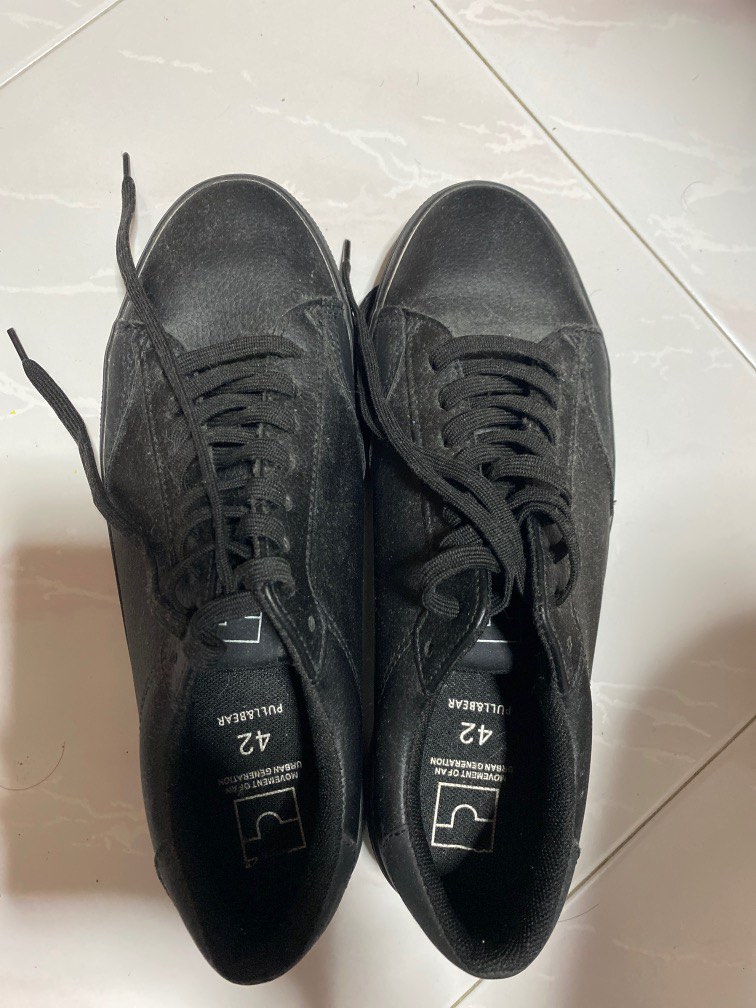 Pull and online bear black shoes