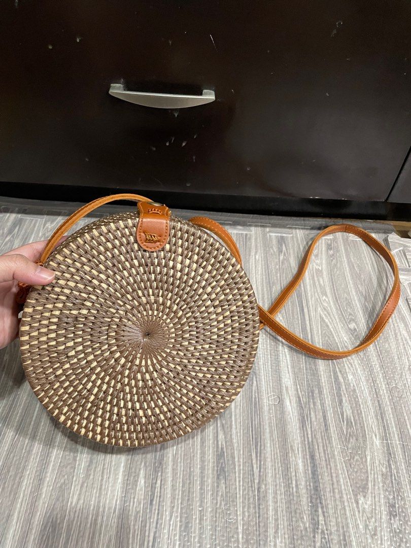 Rattan bag from Thailand (Category: Cross-body Bags) located in Manila. Submitted by live.hellokeffir (Listing ID 1237680021, Image 1). Description: .