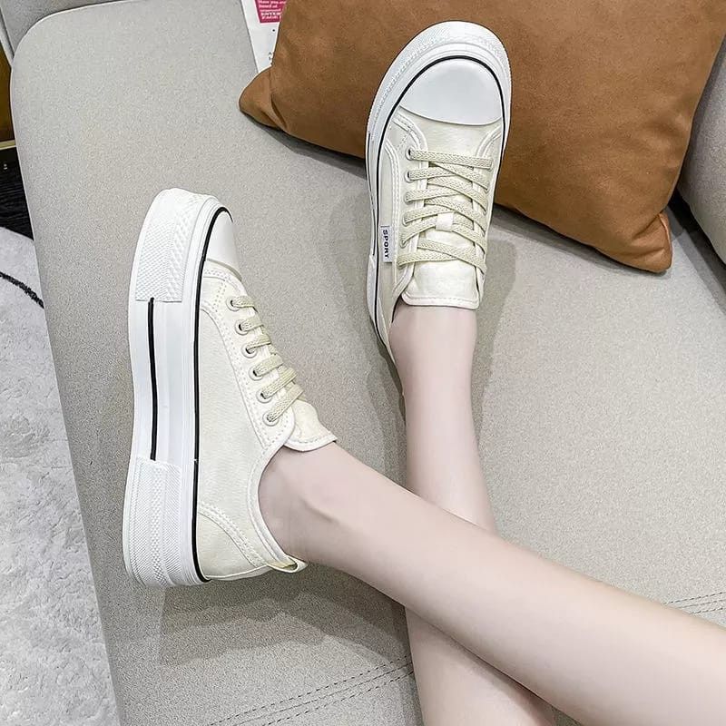 Rubber Wedges Sneaker Sepatu Wanita hitam putih
