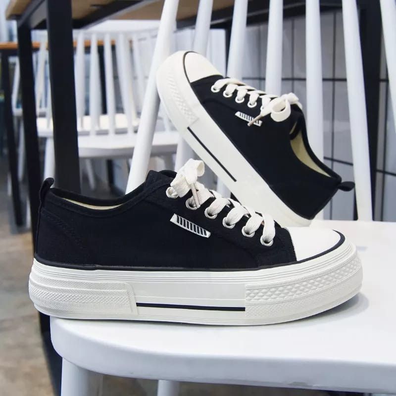 Sepatu outlet wedges sneakers