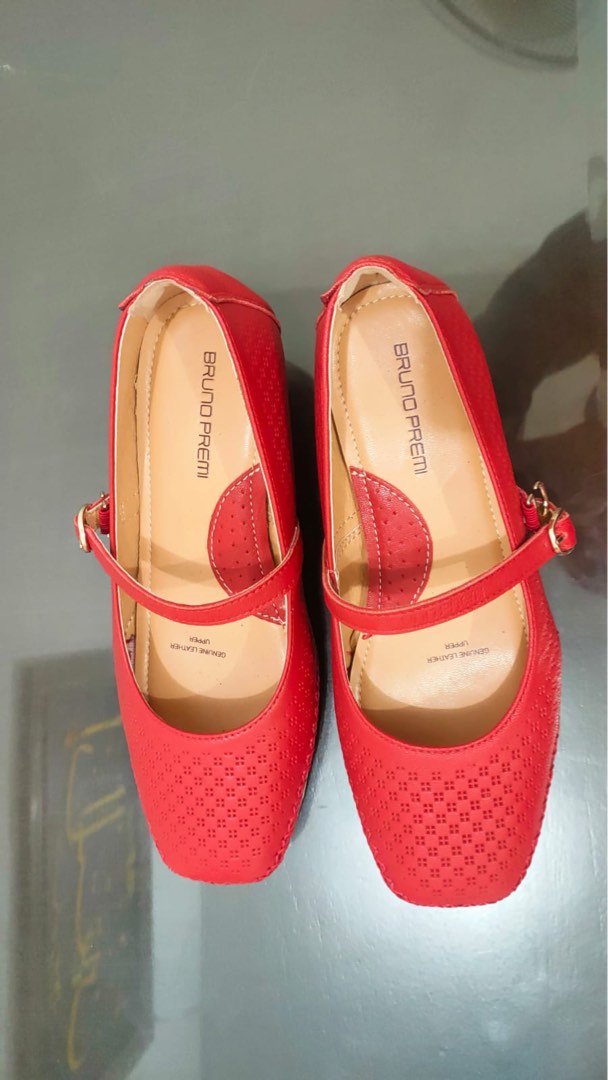 Sepatu wanita selop brand BRUNO PREMI (kickers dulunyaa), Fesyen