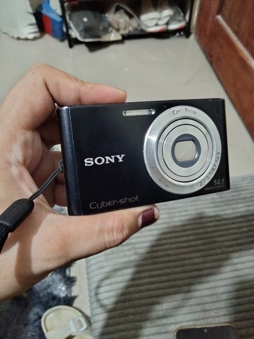 Sony cybershot dsc-w320, Photography, Cameras on Carousell