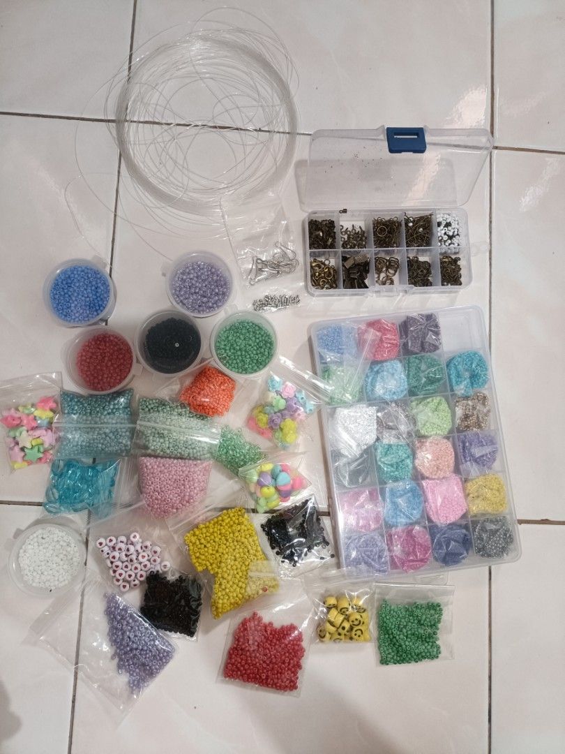 Take all Beads (Category: Craft Supplies & Tools) located in Santa Cruz. Submitted by bookishbb (Listing ID 1237566191, Image 1). Description: .