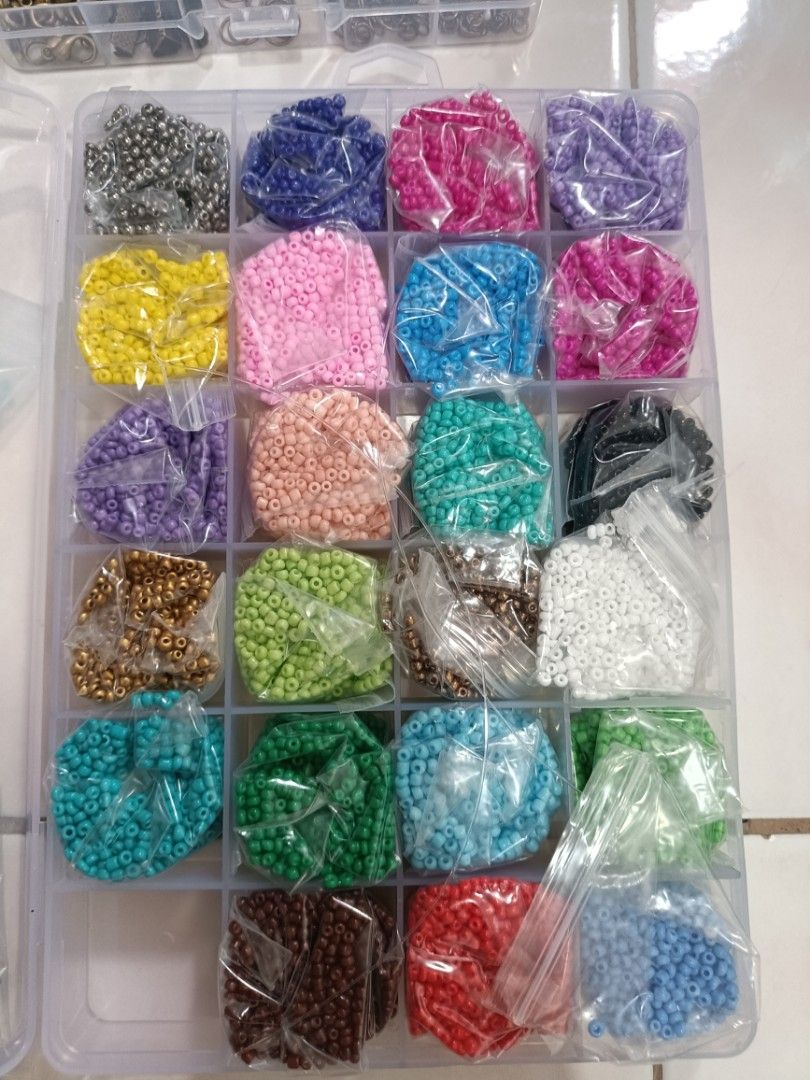 Take all Beads (Category: Craft Supplies & Tools) located in Santa Cruz. Submitted by bookishbb (Listing ID 1237566191, Image 3). Description: .