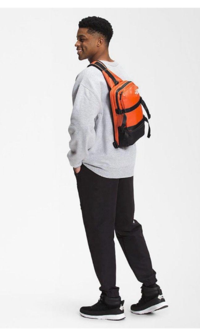 The North Face COMMUTER ALT CARRY PACK, 男裝, 袋, 背包- Carousell